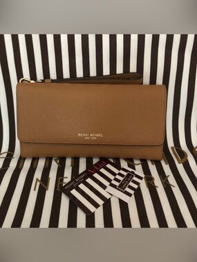 Henri Bendel Uptown Organizer Wristlet Wallet NWT